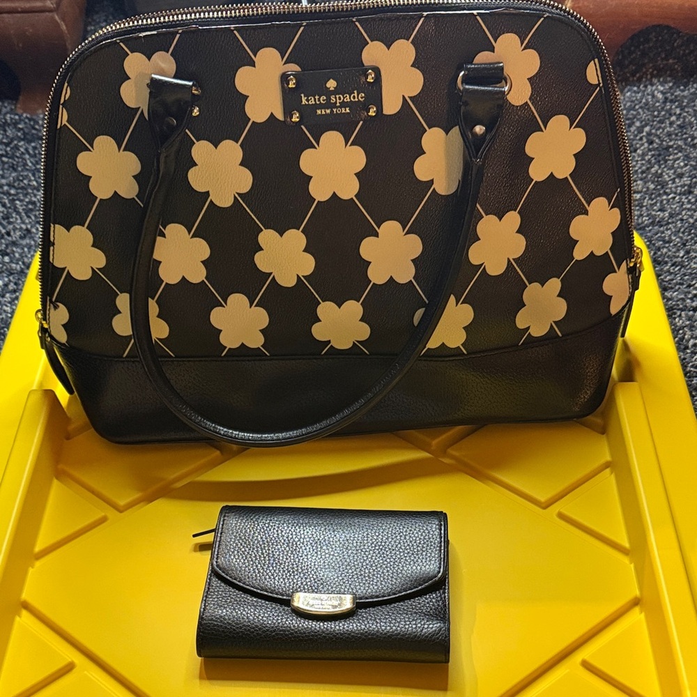 Rare Kate Spade Black and Cream Floral tote and a matching Kate spade wallet!